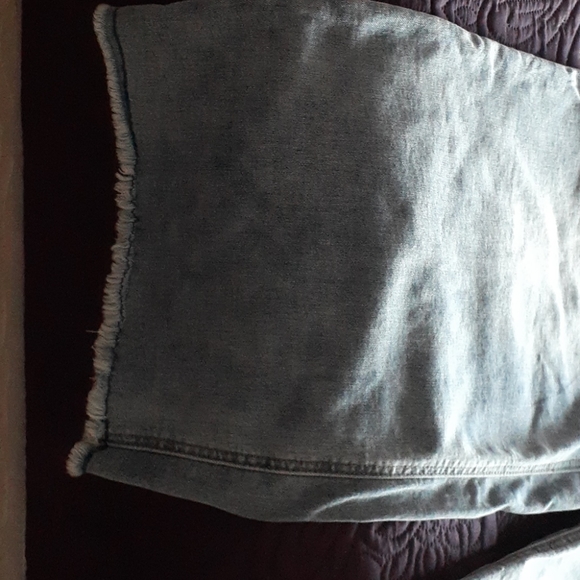 Suzanne Betro - Picture 3 of 7